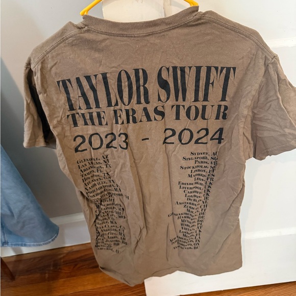 Taylor Swift The Eras Tour Brown Tee - Picture 3 of 3